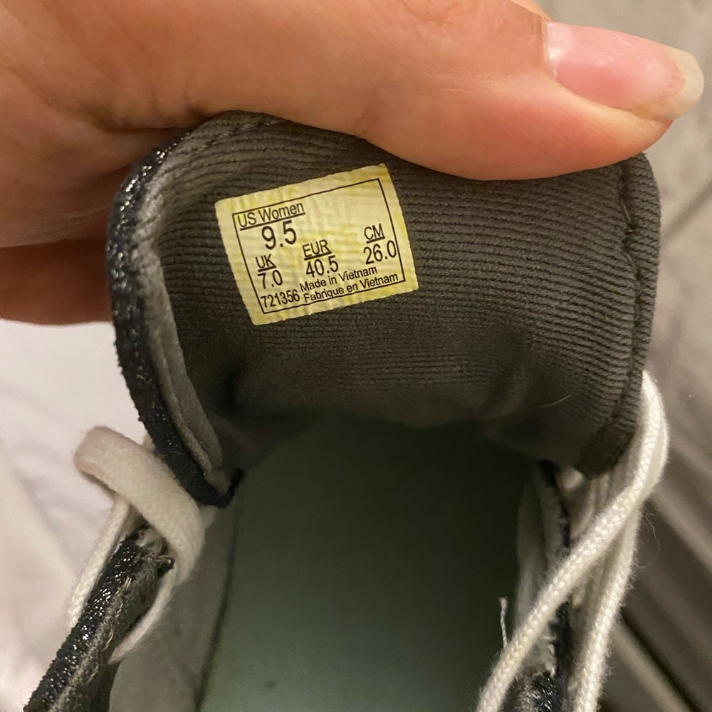 Vans - Picture 7 of 7